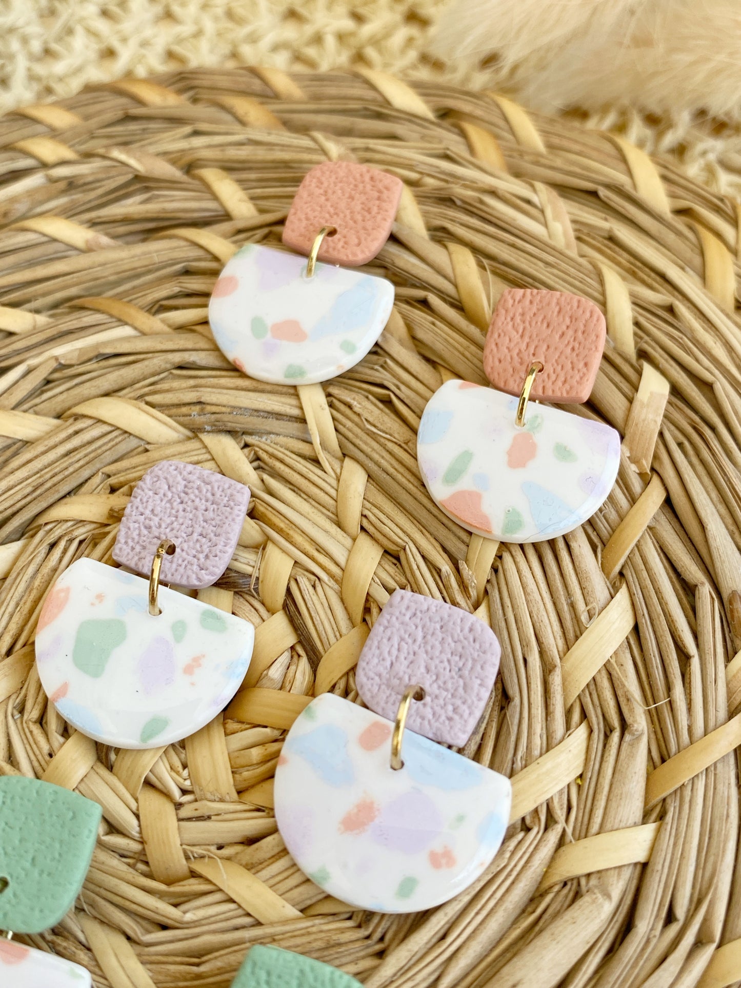 Pendientes de arcilla polimérica estilo terrazzo - joyería artesanal