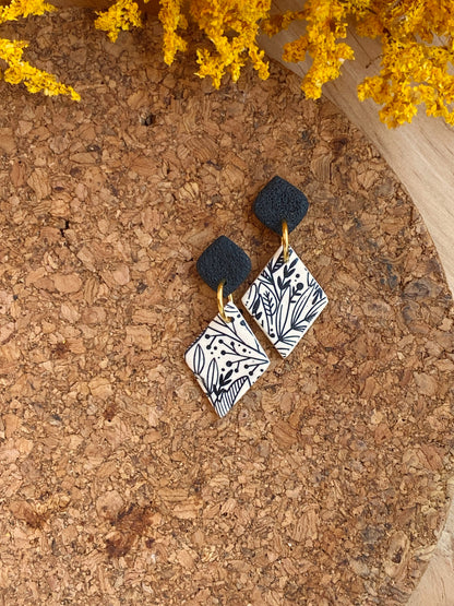 Pendientes geométricos de arcilla polimérica – Botanical beige y negro (varios diseños)