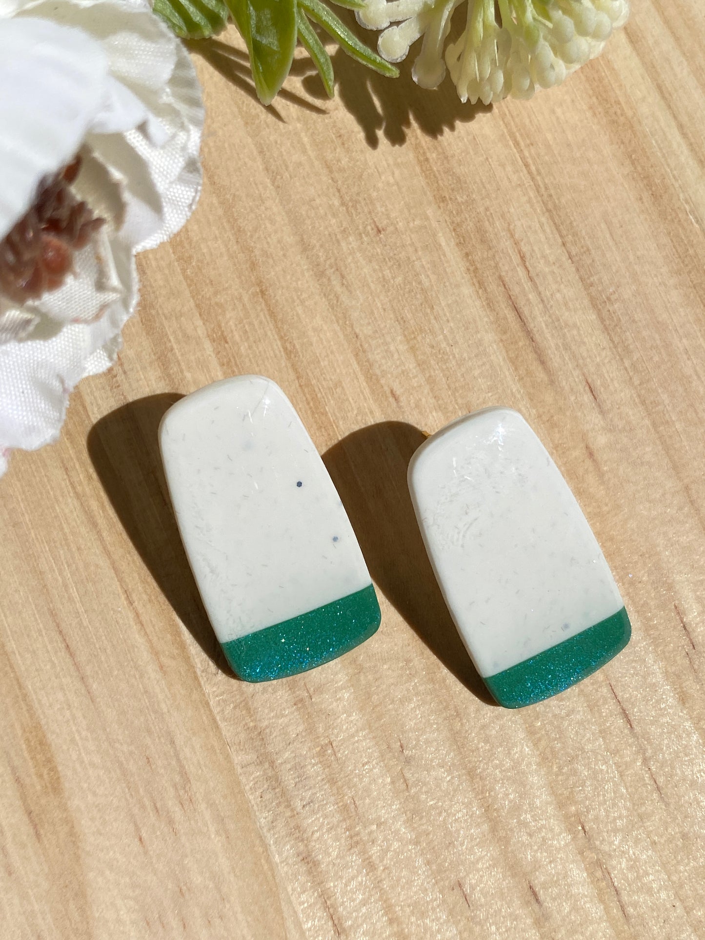 Pendientes trapecio arcilla polimérica verde bosque con brillo de mica – Kitxeti