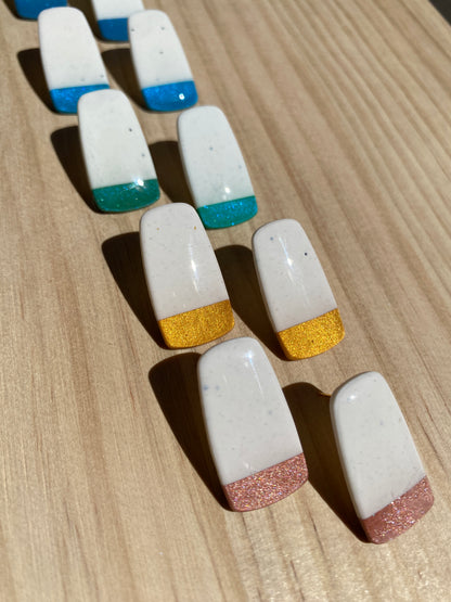 Pendientes trapecio de arcilla polimérica bicolor hechos a mano – Kitxeti