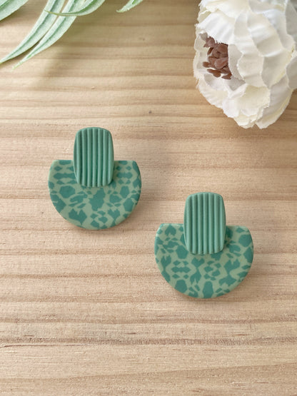 Pendientes geométricos de arcilla polimérica – Cúpula Fabrics verde agua